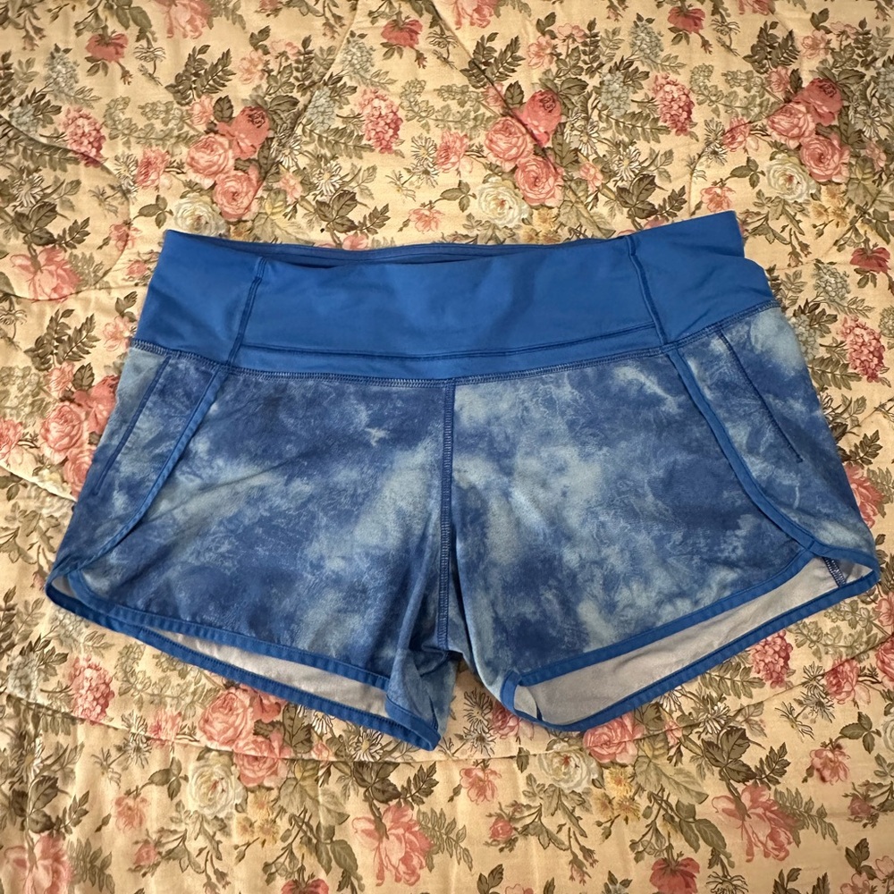 Lululemon Women Tidal Trip Pipe Dream Blue Tie Dye Print 4 Way Run Times Short 8